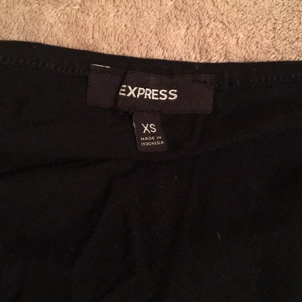 Express halter top - Picture 3 of 3